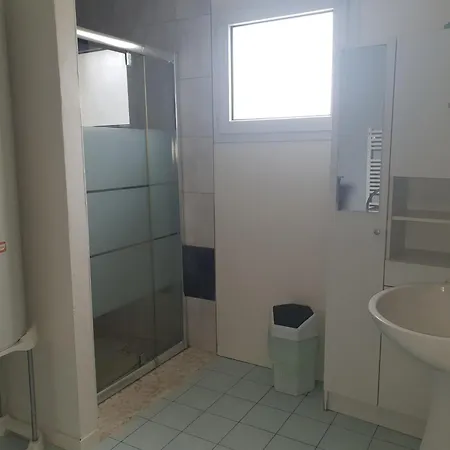 Maison Agreable A 300m De La Avec Cour Et Tv, 3 Chambres, Pour 6 Personnes, - Fr-1-476-200 Holiday home La Tranche-sur-Mer
