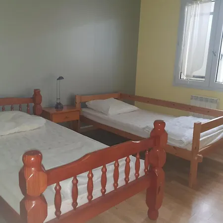 Maison Agreable A 300m De La Avec Cour Et Tv, 3 Chambres, Pour 6 Personnes, - Fr-1-476-200 * La Tranche-sur-Mer
